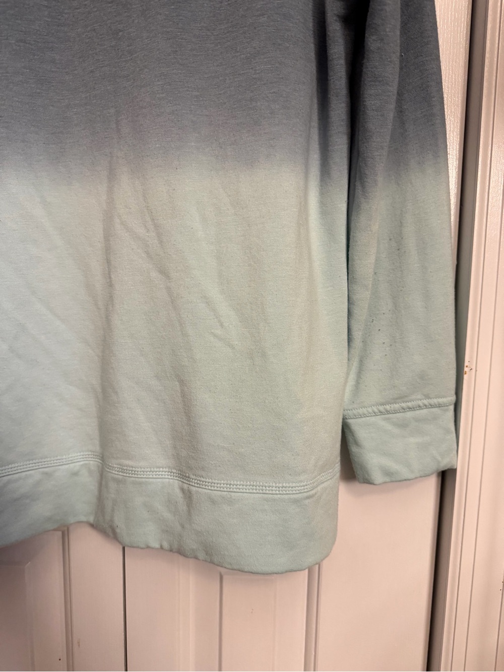 Maurices Ombre Dip Dye Crewneck Sweatshirt Medium Slate Blue Seafoam Long Sleeve - Picture 3 of 7
